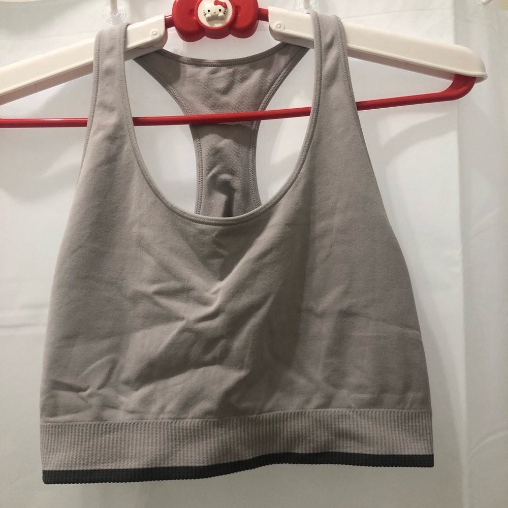 Uniqlo seamless active sports bra light purple